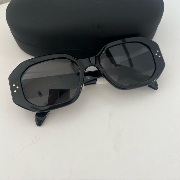 Celine BOLD 3 DOTS CL40255I Sunglasses in Black, New with Tags - Picture 2 of 6